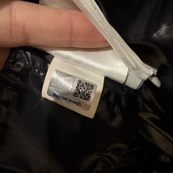 Moncler BADY SHORT DOWN JACKET - Picture 5 of 13